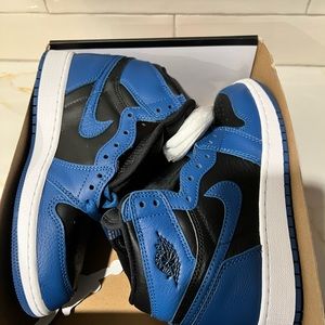 DS BN Air Jordan 1 Retro OG High Dark Marina Blue sz 4Y